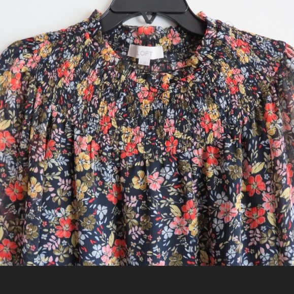 Loft Floweral Blouse Shirred Yoke Neck long sleeve Size Large - Picture 3 of 13